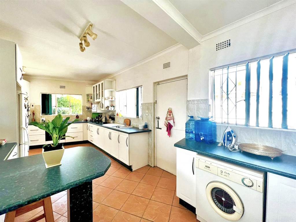 4 Bed House in Randpark Ridge photo number 10