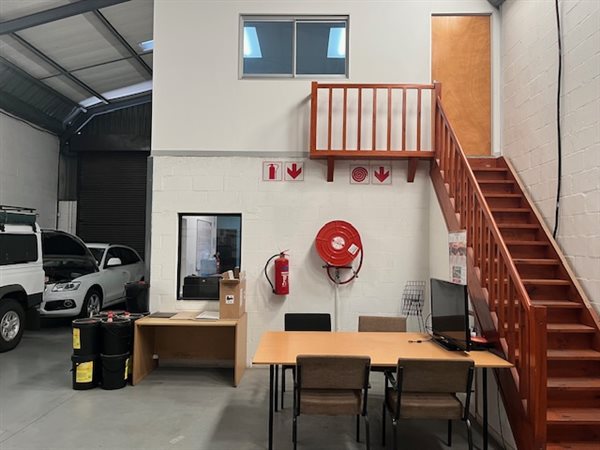 285 m² Industrial space 285 m² Industrial space