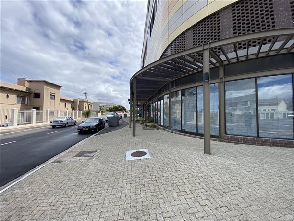 134  m² Commercial space in Milnerton Central