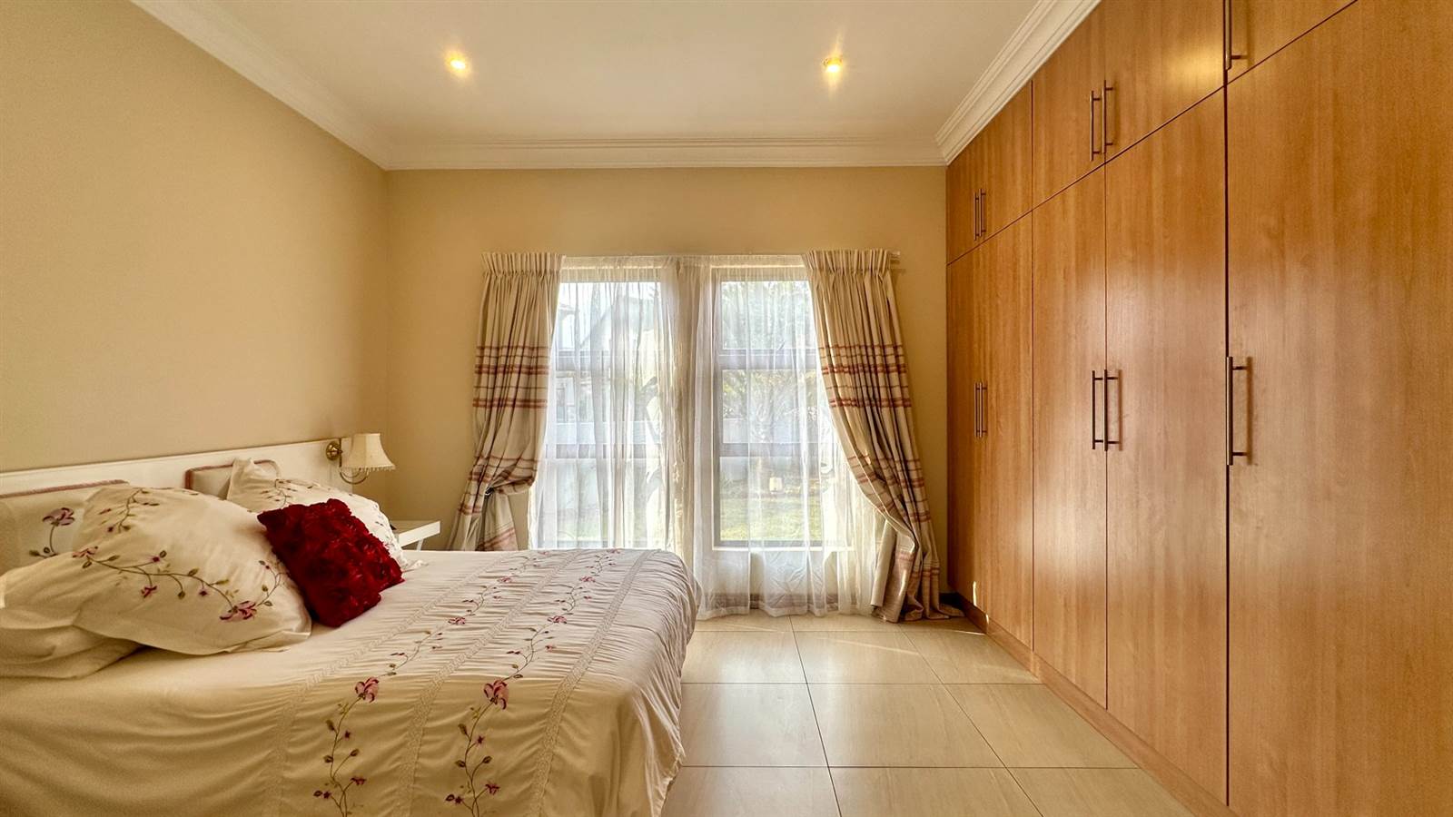 4 Bed House in Zambezi Country Estate photo number 11