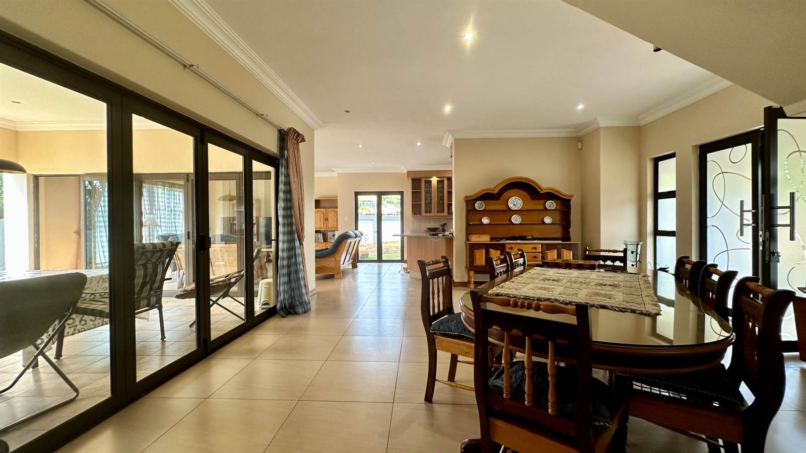 4 Bed House in Zambezi Country Estate photo number 3