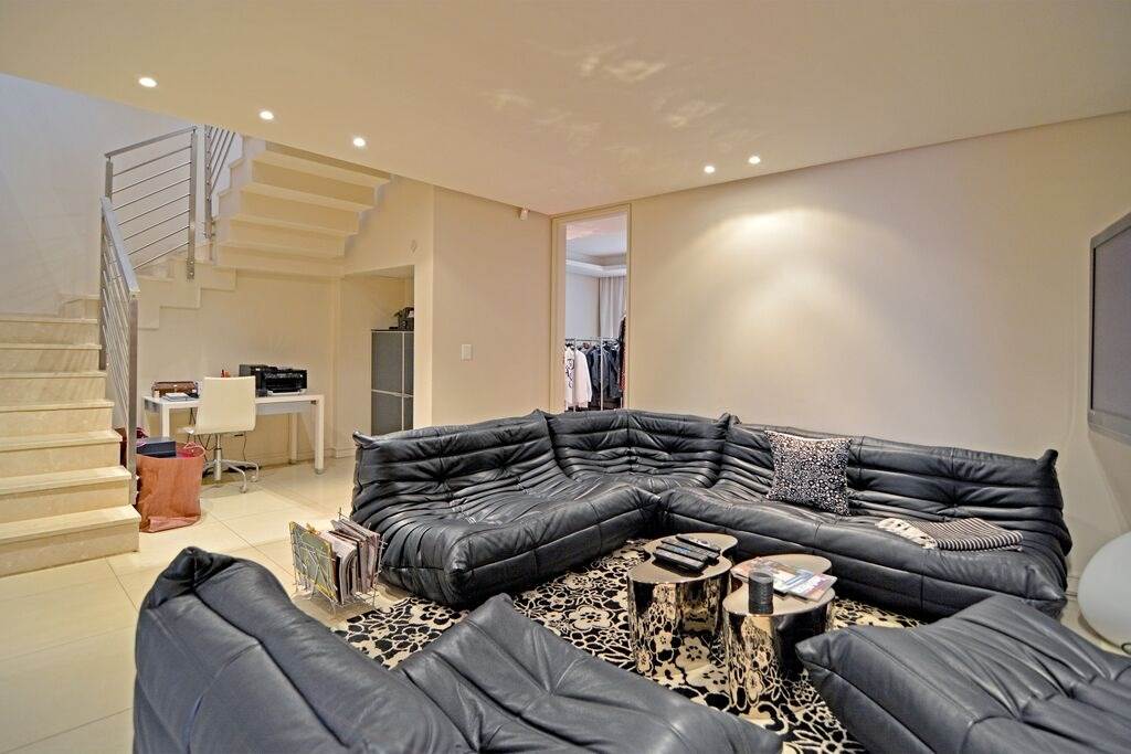 3 Bed Penthouse in Morningside photo number 3
