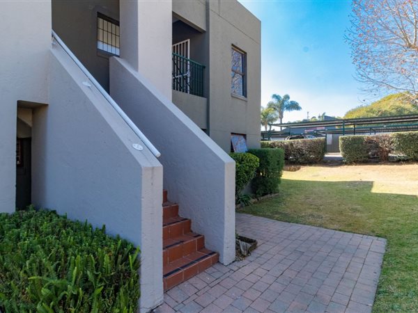 3 Bedroom Townhouse 3 Bedroom Townhouse