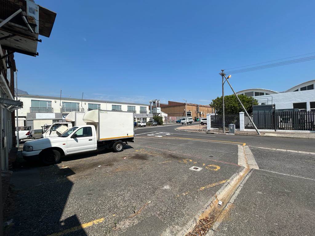 432  m² Commercial space in Paarden Eiland photo number 20