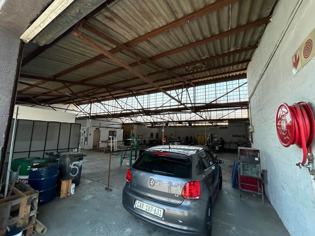 432  m² Commercial space in Paarden Eiland photo number 2