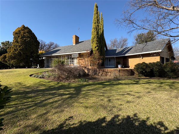 4 Bedroom House 4 Bedroom House