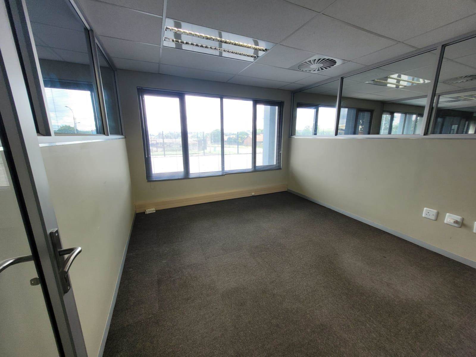 2100  m² Commercial space in Spartan photo number 25
