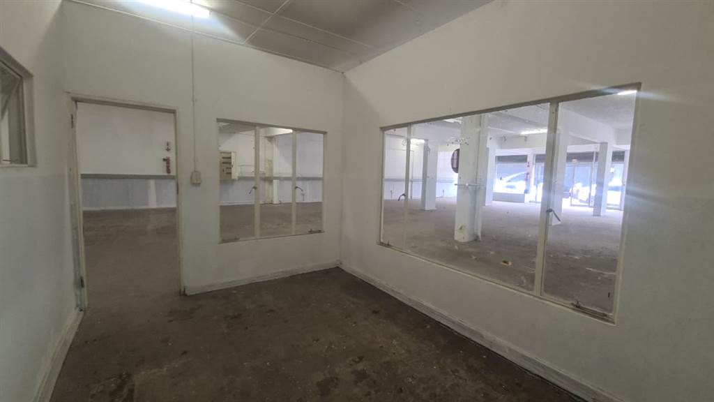 371  m² Commercial space in Pretoria Central photo number 14