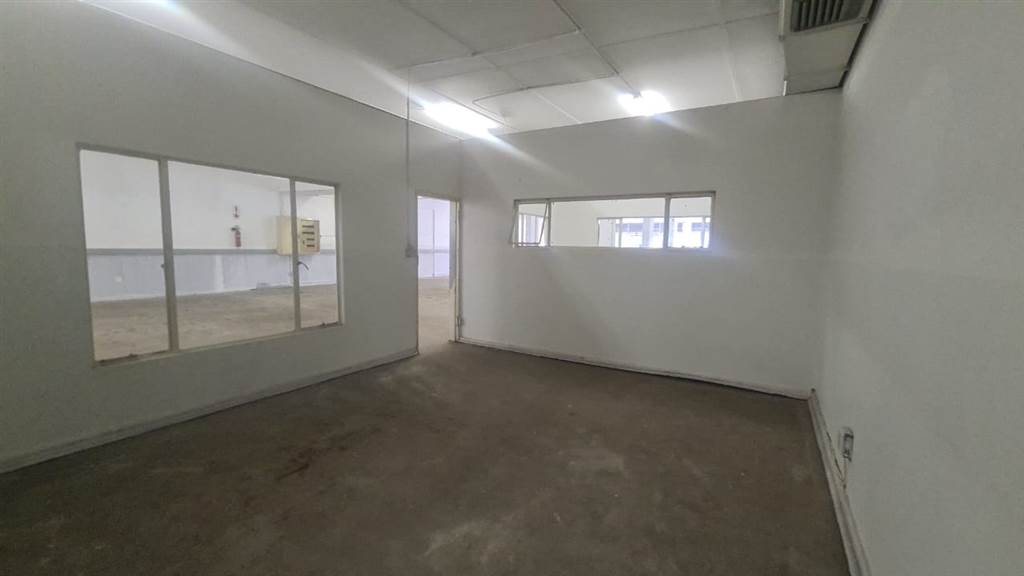 371  m² Commercial space in Pretoria Central photo number 8