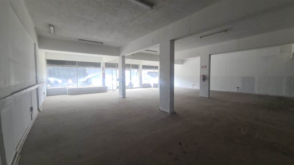 371  m² Commercial space in Pretoria Central photo number 3