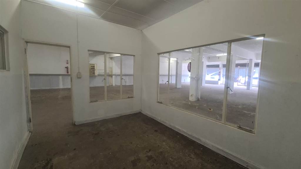 371  m² Commercial space in Pretoria Central photo number 10