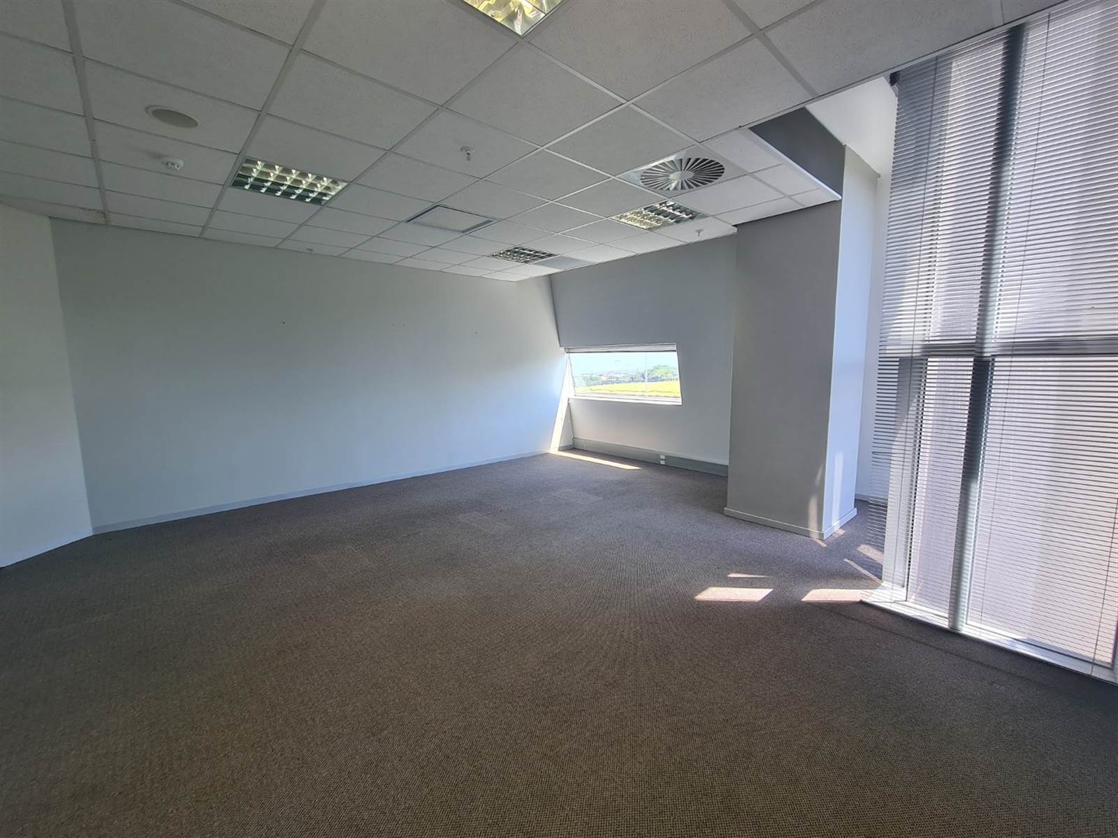 271  m² Office Space in Umhlanga Ridge photo number 15