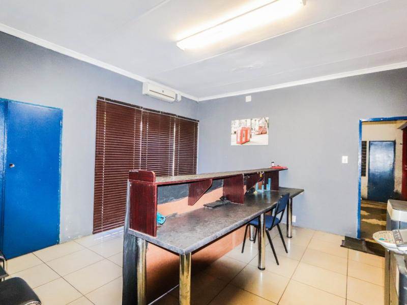Commercial space in Vereeniging Central photo number 3