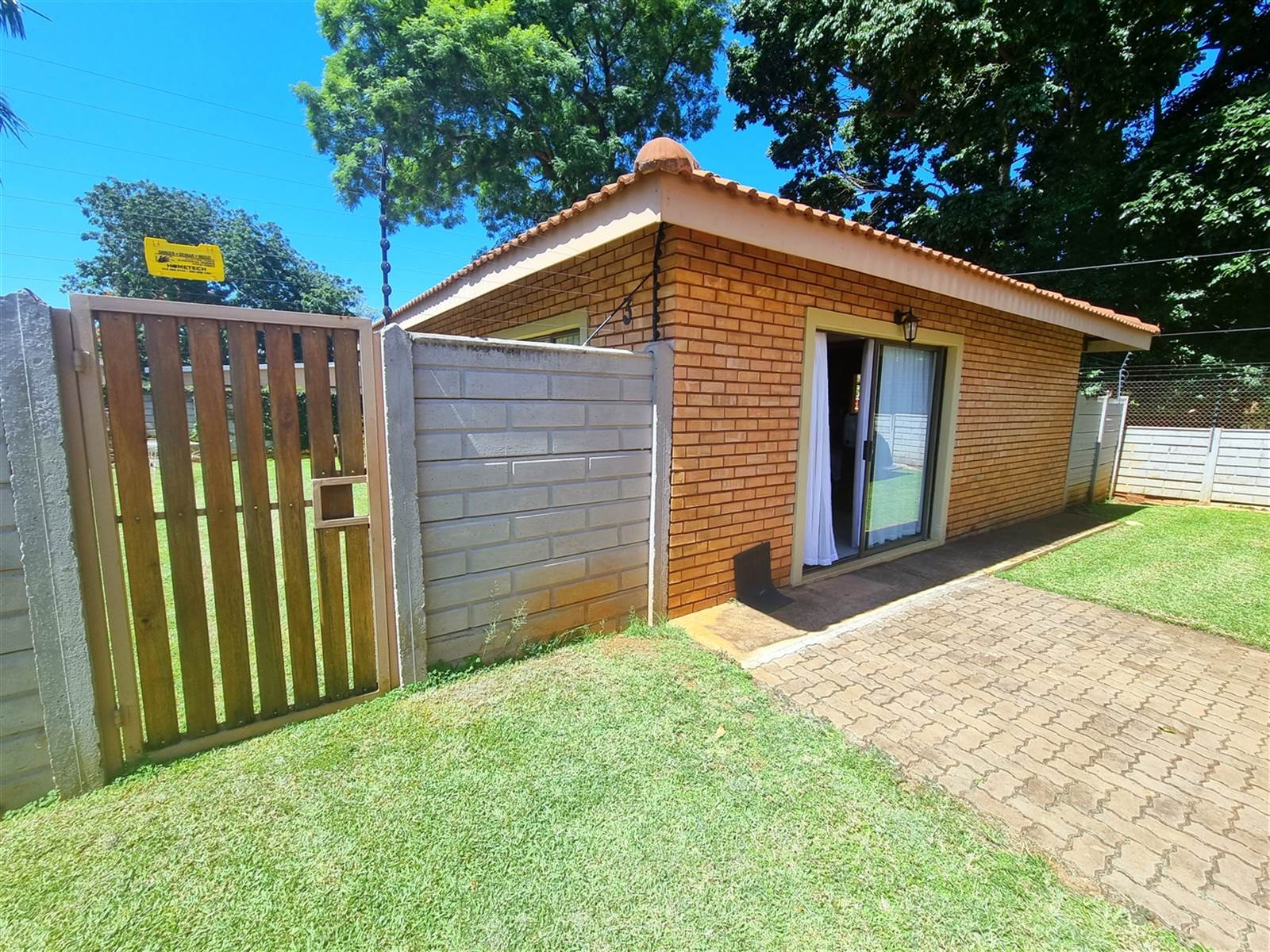 15 Bed House in Louis Trichardt photo number 4