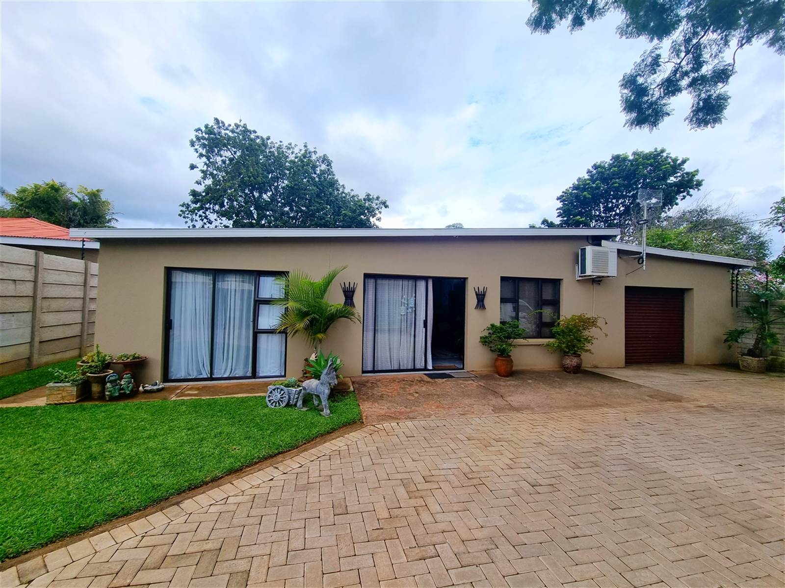 15 Bed House in Louis Trichardt photo number 5