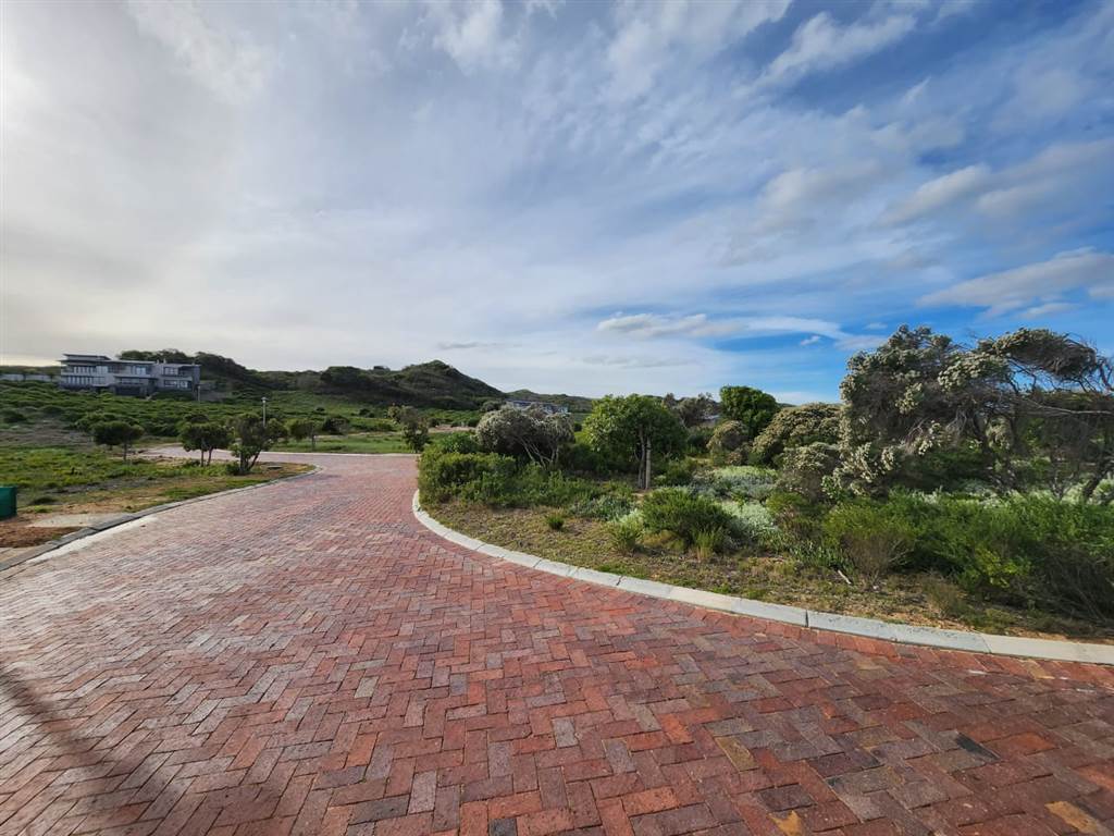637 m² Land available in Stilbaai photo number 3