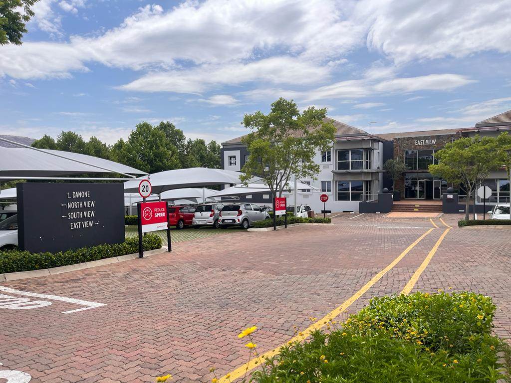 330  m² Commercial space in Bryanston photo number 3