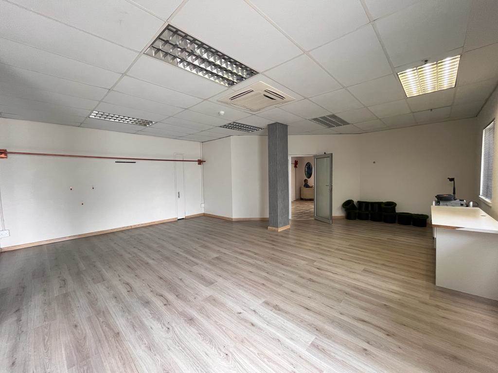 330  m² Commercial space in Bryanston photo number 10