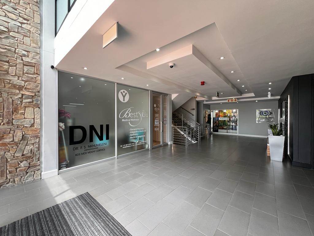 330  m² Commercial space in Bryanston photo number 6