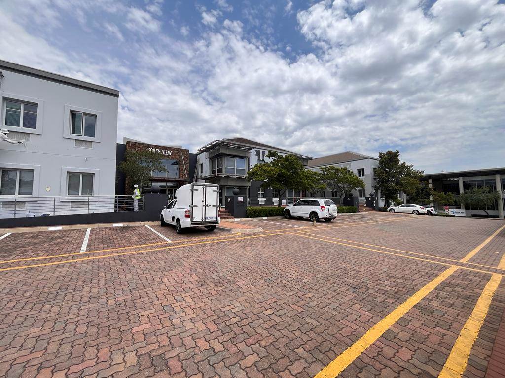 330  m² Commercial space in Bryanston photo number 2