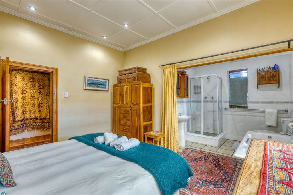 7 Bed House in Gordons Bay Central photo number 15