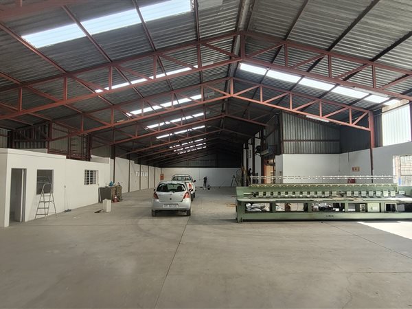1 200  m² Industrial space