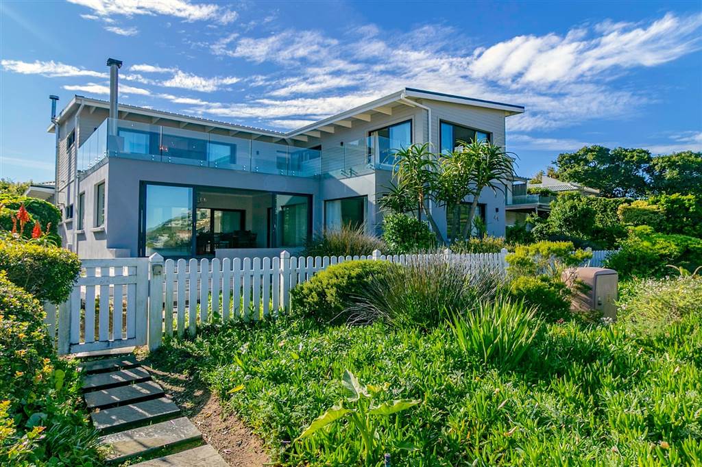 5 Bedroom House 5 Bedroom House