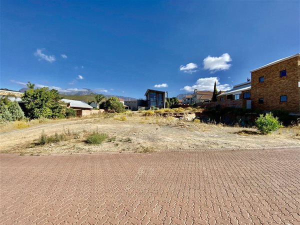 1114 m² Land available in Fairway Heights