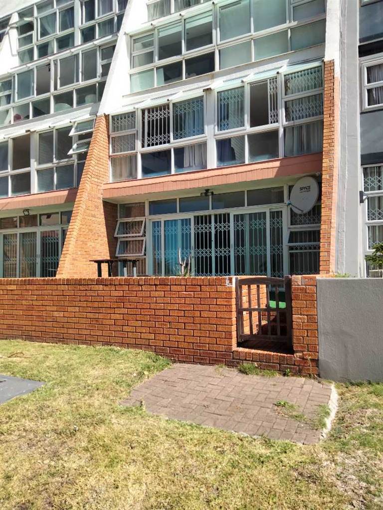 3 Bed Apartment in Humewood photo number 1