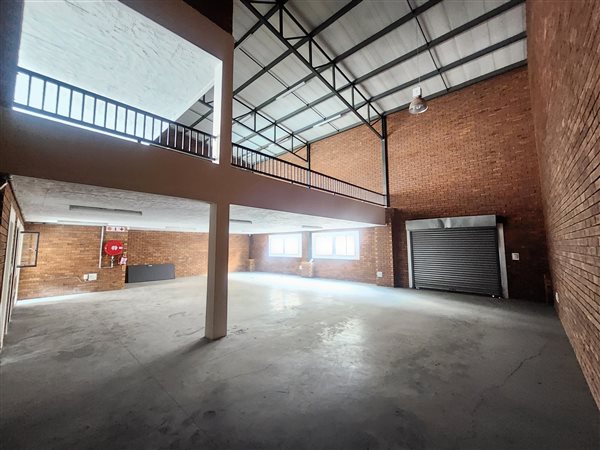 408 m² Industrial space 408 m² Industrial space