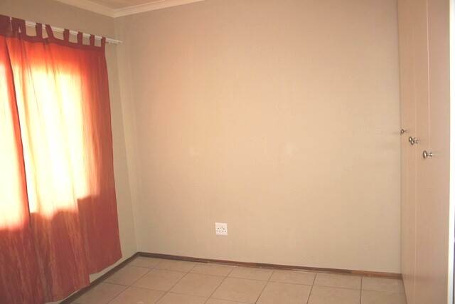 1 Bed Apartment in Hesteapark photo number 11