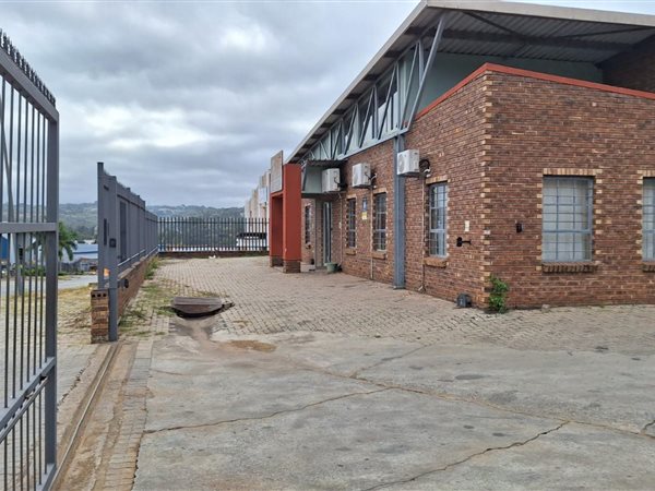 2 000  m² Industrial space
