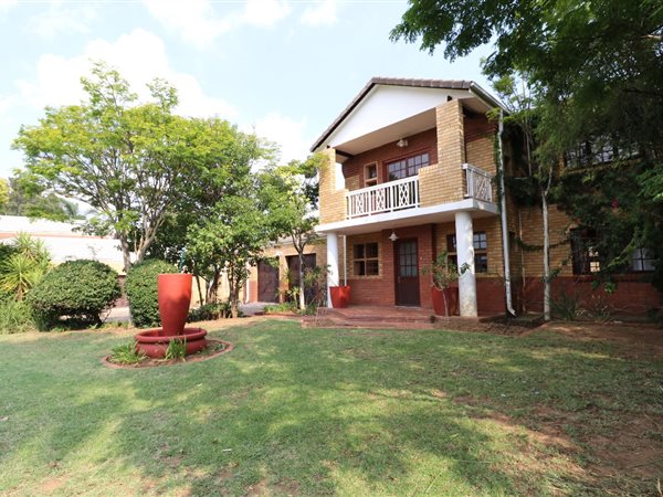 3 Bed Townhouse in Silver Lakes Golf Estate