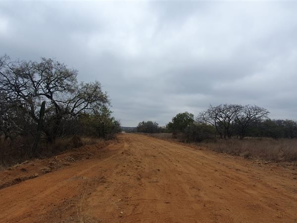 9 ha Land available in Tweefontein
