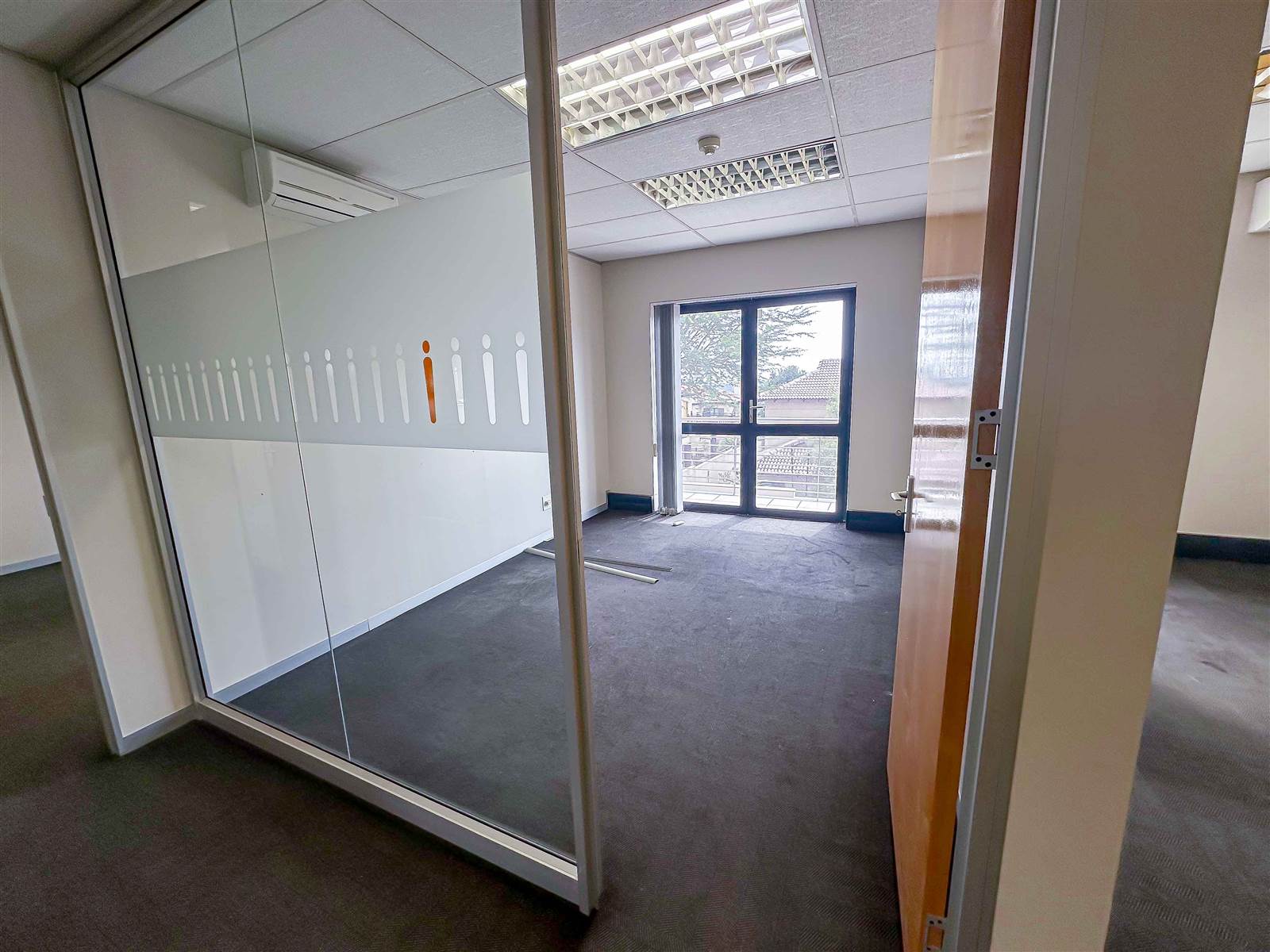 245  m² Commercial space in Bryanston photo number 14
