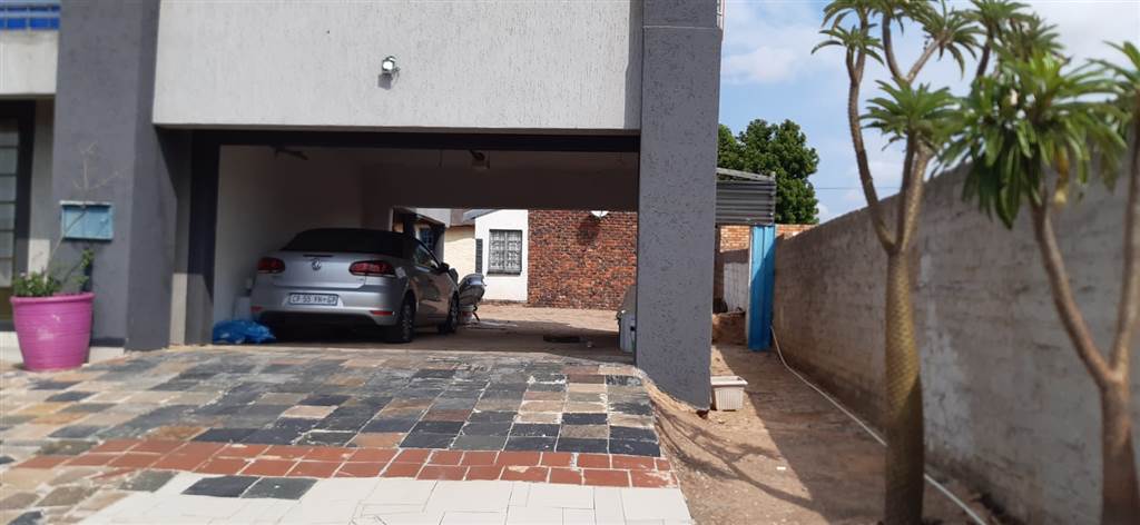 4 Bed House in Soshanguve photo number 30