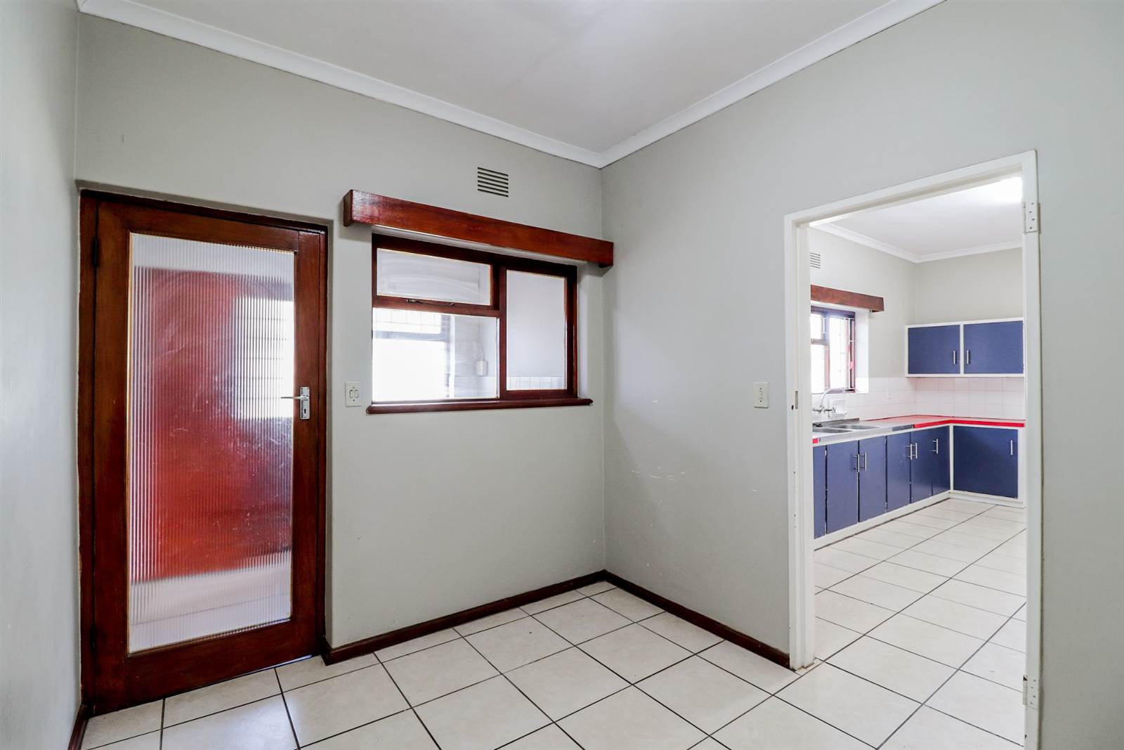 3 Bed House in Grabouw photo number 11