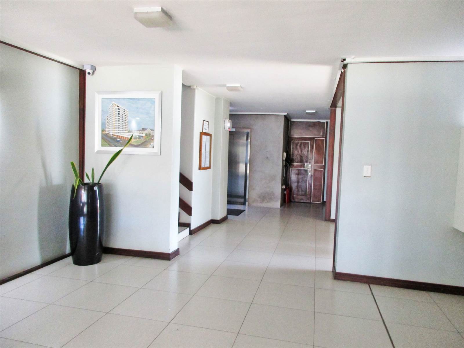 2 Bed Apartment in Summerstrand photo number 21