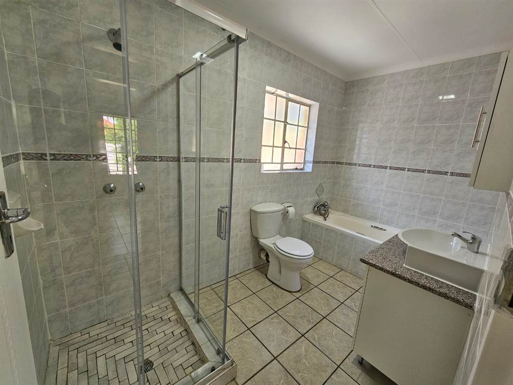 2 Bed Townhouse in Doornpoort and surrounds photo number 26