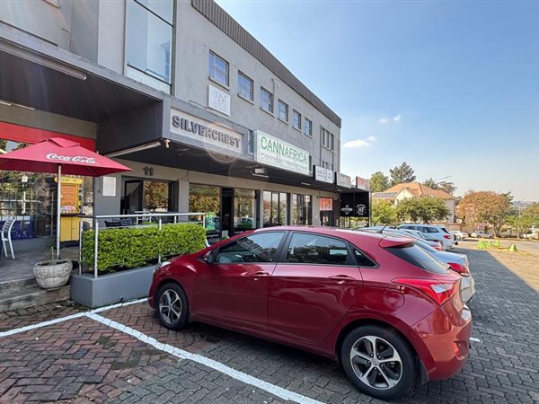 112  m² Commercial space