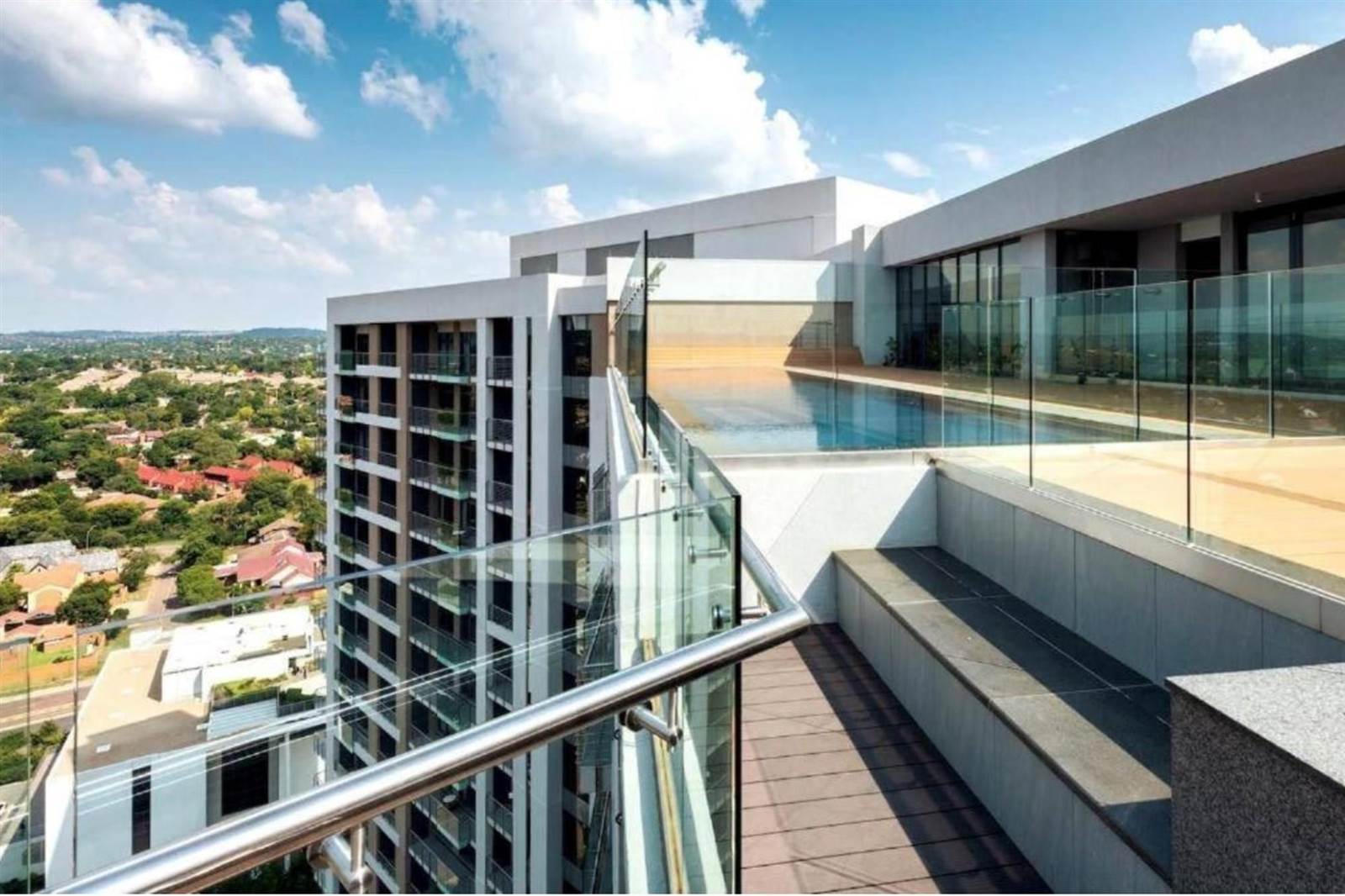 1 Bed Penthouse in Menlyn photo number 4