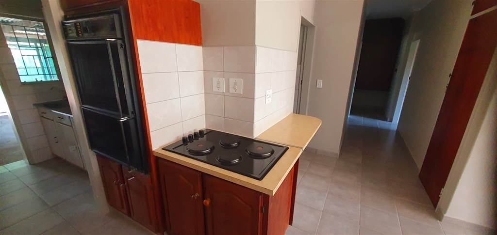 3 Bed Apartment in Mookgophong (Naboomspruit) photo number 9