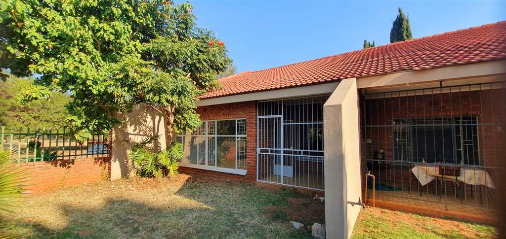 3 Bed Apartment in Mookgophong (Naboomspruit) photo number 1