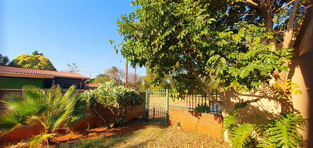 3 Bed Apartment in Mookgophong (Naboomspruit) photo number 3