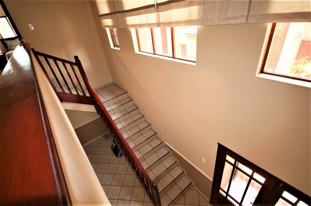 4 Bed Townhouse in Woodhill photo number 6