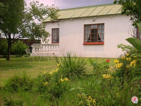 1 Bed Garden Cottage in Kyalami photo number 4