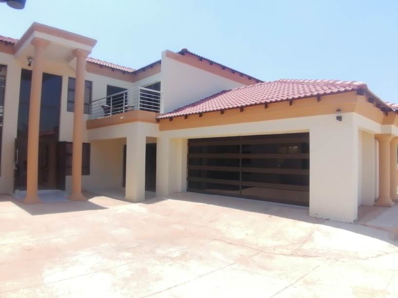 6 Bed House in Seasons Lifestyle Estate photo number 1