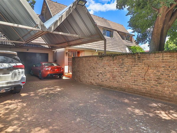 4 Bedroom House 4 Bedroom House