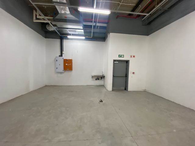 122  m² Commercial space in Milnerton Central photo number 6