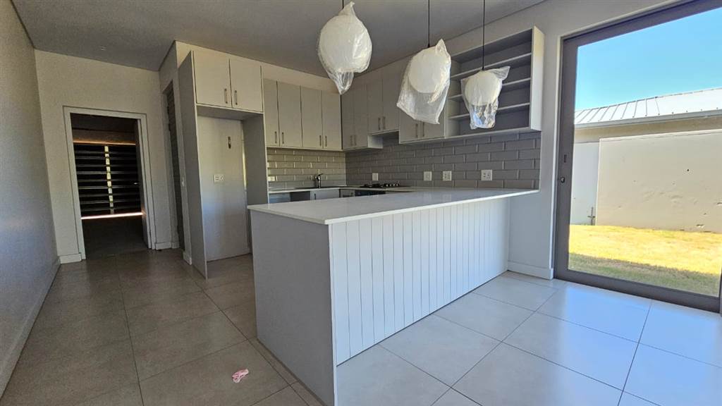 3 Bed Townhouse in Sibaya Precinct photo number 5